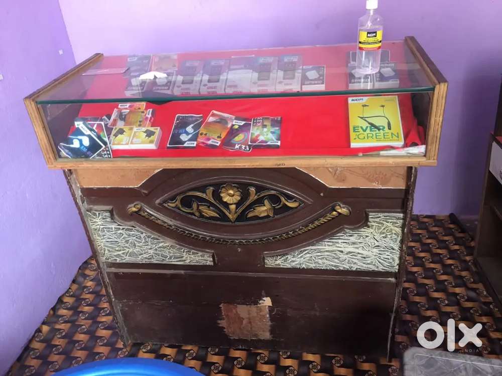 Shop counter