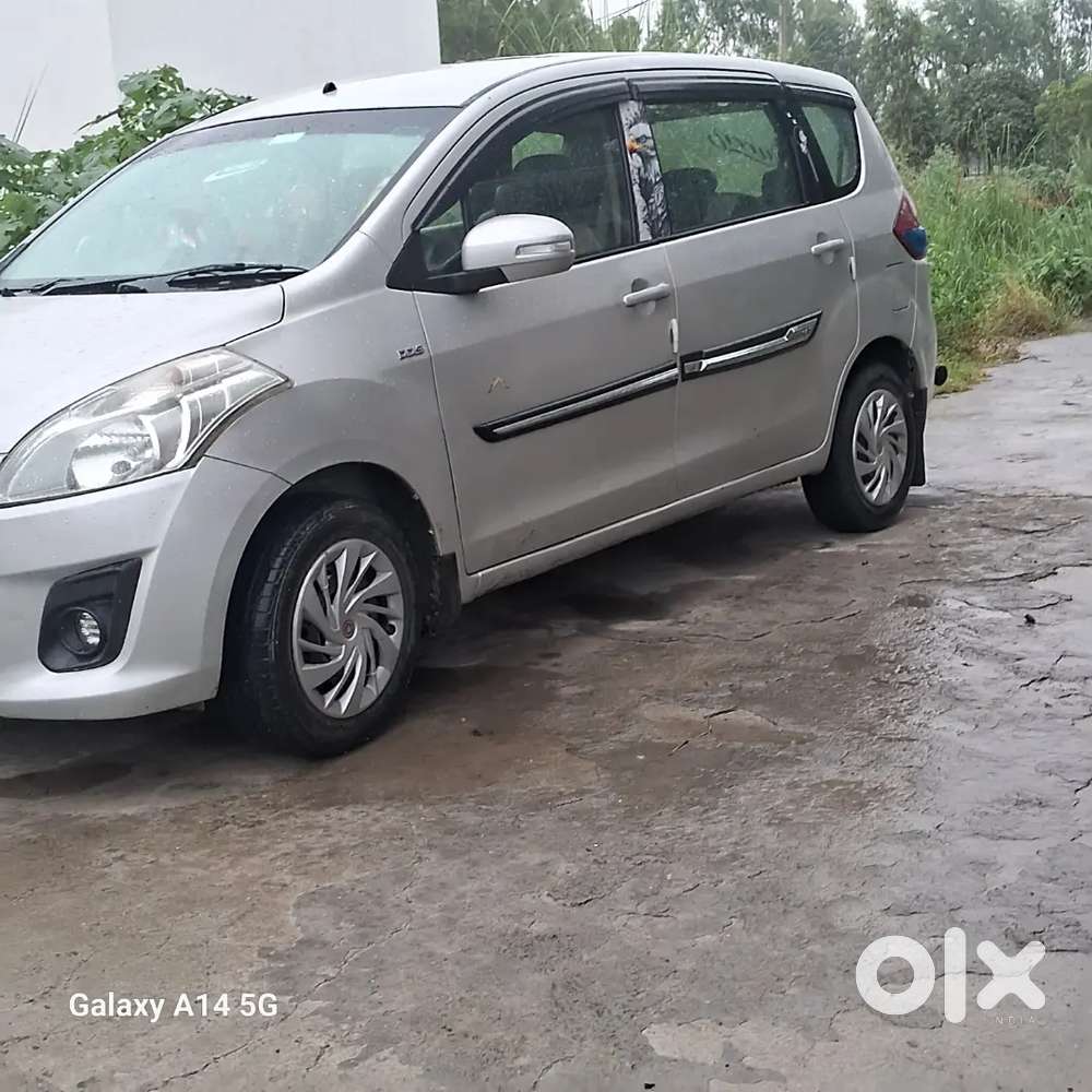 7 Seater Ertiga Car