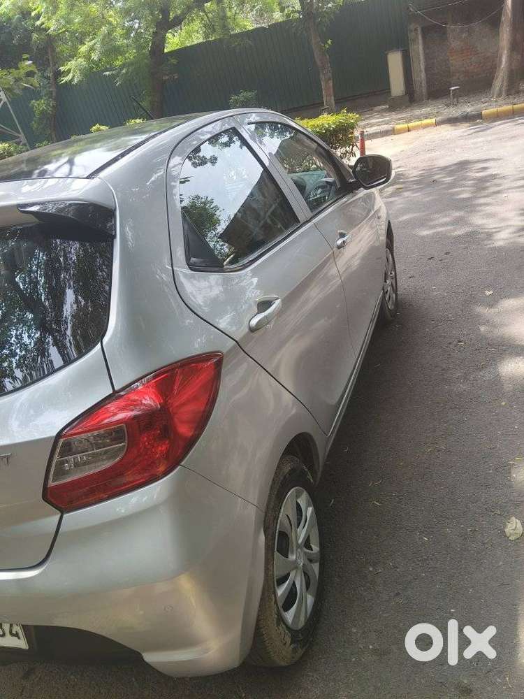 Tata Tiago 1.2 Revotron Xt (o), 2017, Petrol