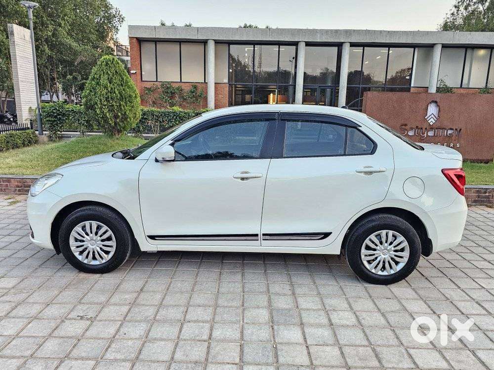 Maruti Suzuki Dzire 1.2 Vxi Amt, 2022, Petrol