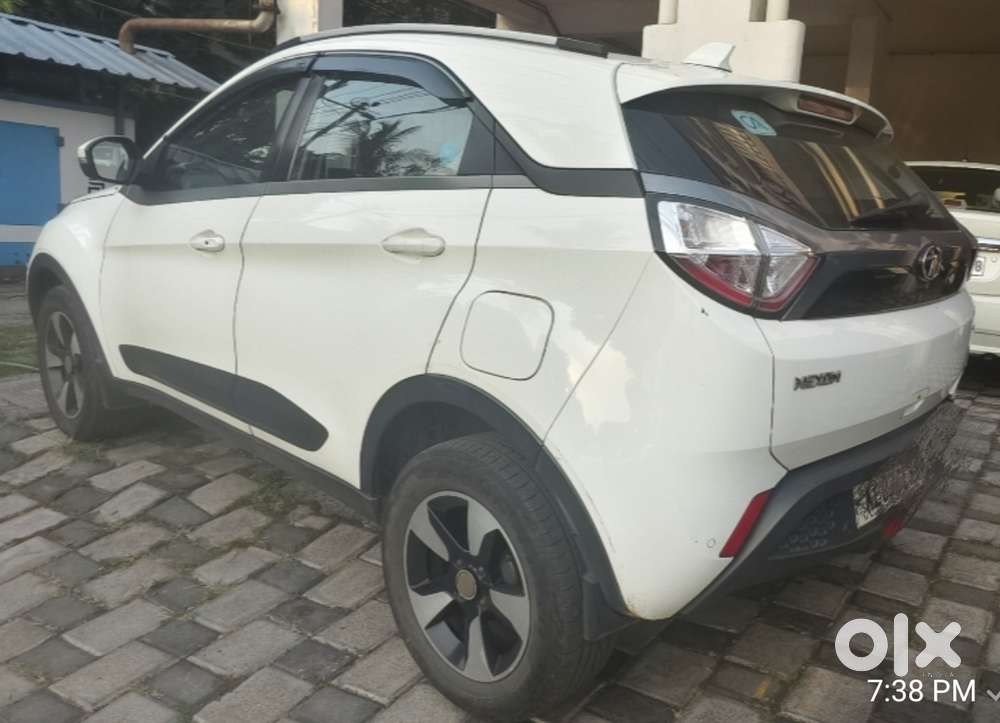 Tata Nexon 1.2 Revotron Xz Plus, 2017, Petrol