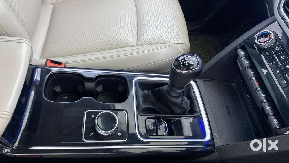 Mahindra Xuv700 2.2 Ax 7 Diesel Mt Luxury Pack Str, 2022, Diesel