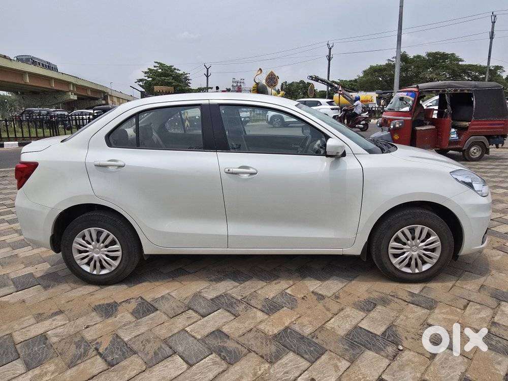 Maruti Suzuki Swift Dzire 1.3 Vxi, 2023, Petrol