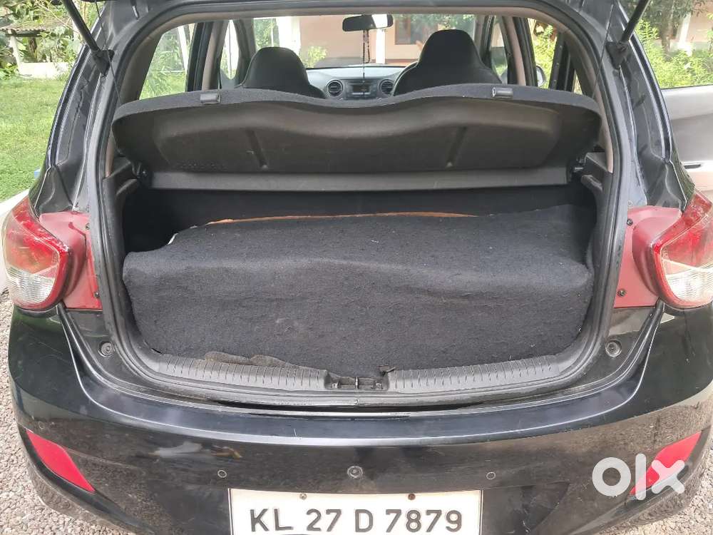 Hyundai Grand I10 Black Well Maintained Car For Sale (petrol + Cng)