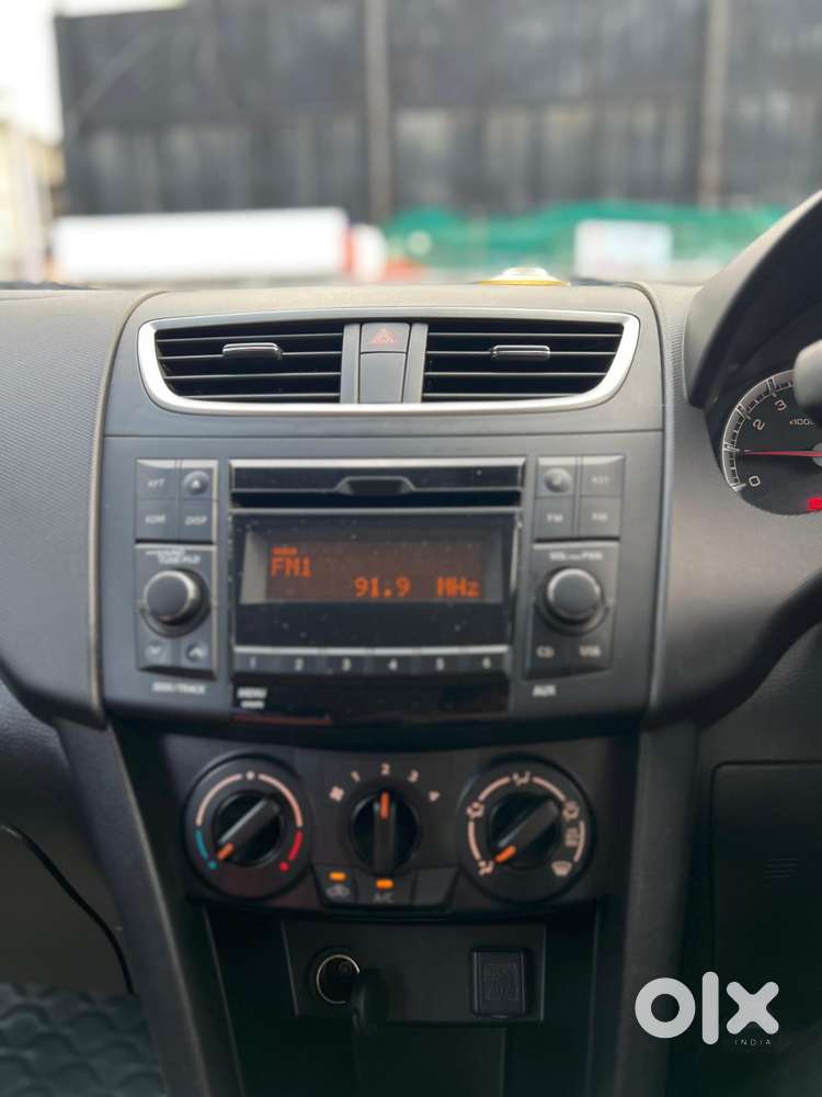 Maruti Suzuki Swift Vxi Optional, 2015, Petrol