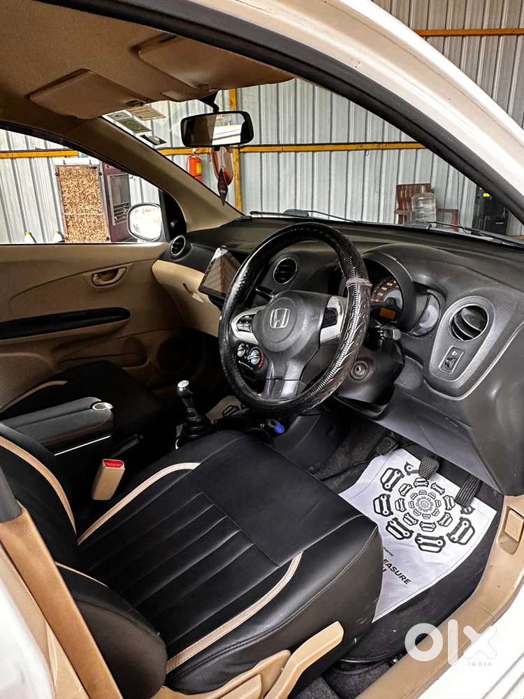 Honda Amaze Diesel 2014 .. 25kmpl Mileage 5 Tyre New Hai Showroom Con