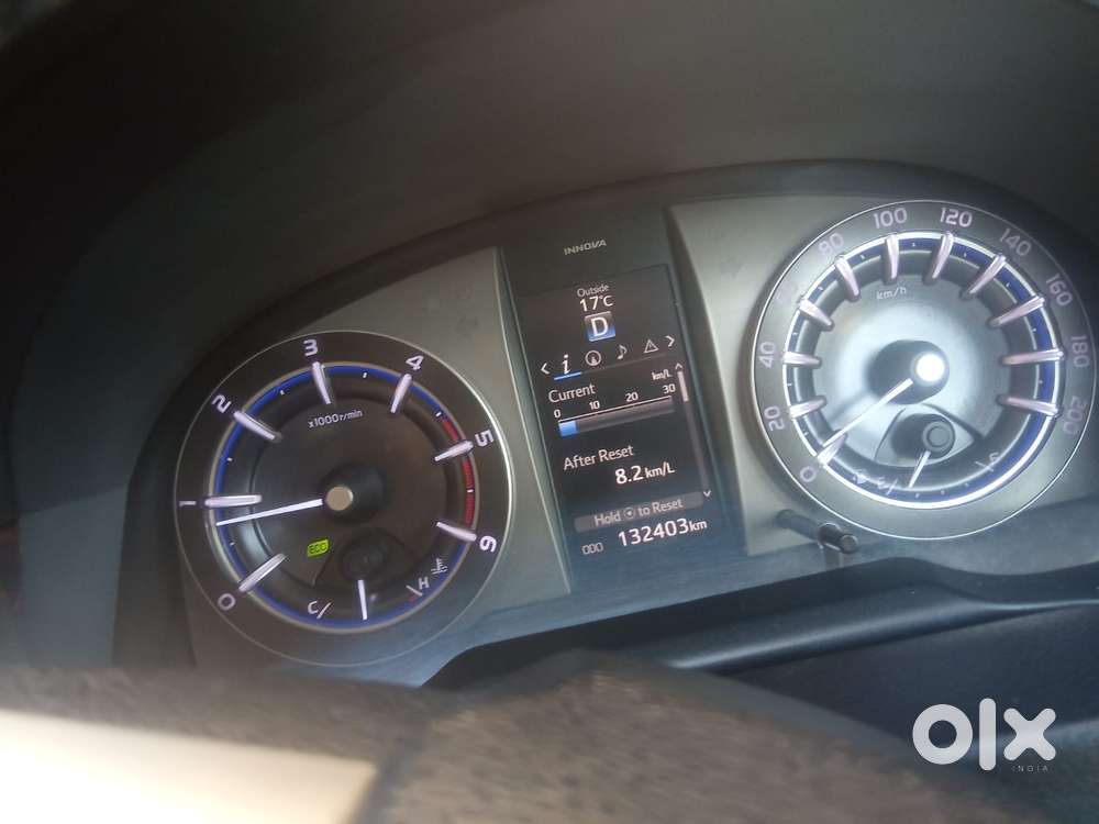 Toyota Innova Crysta 2.8z Automatic, 2016, Diesel