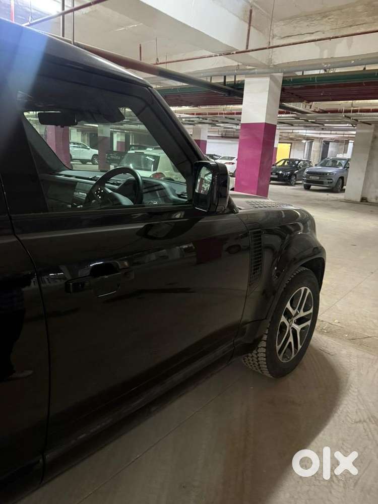 Land Rover Defender 2025