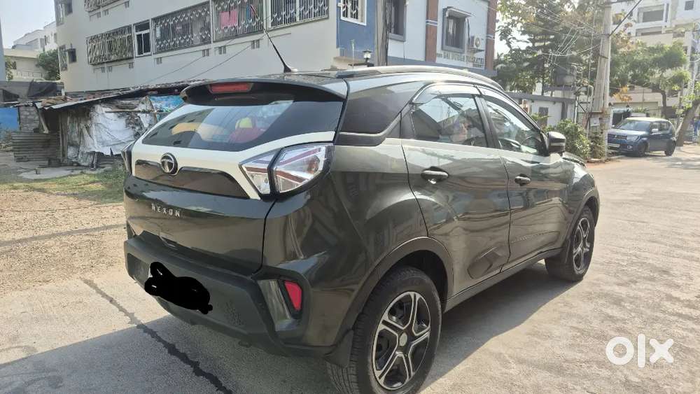 Tata Nexon Petrol + Automatic + Sunroof - Well Maintained&less Driven
