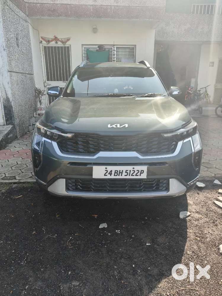 Kia Sonet Best Luxurious Clutless With Sunroof, Specious Car Available