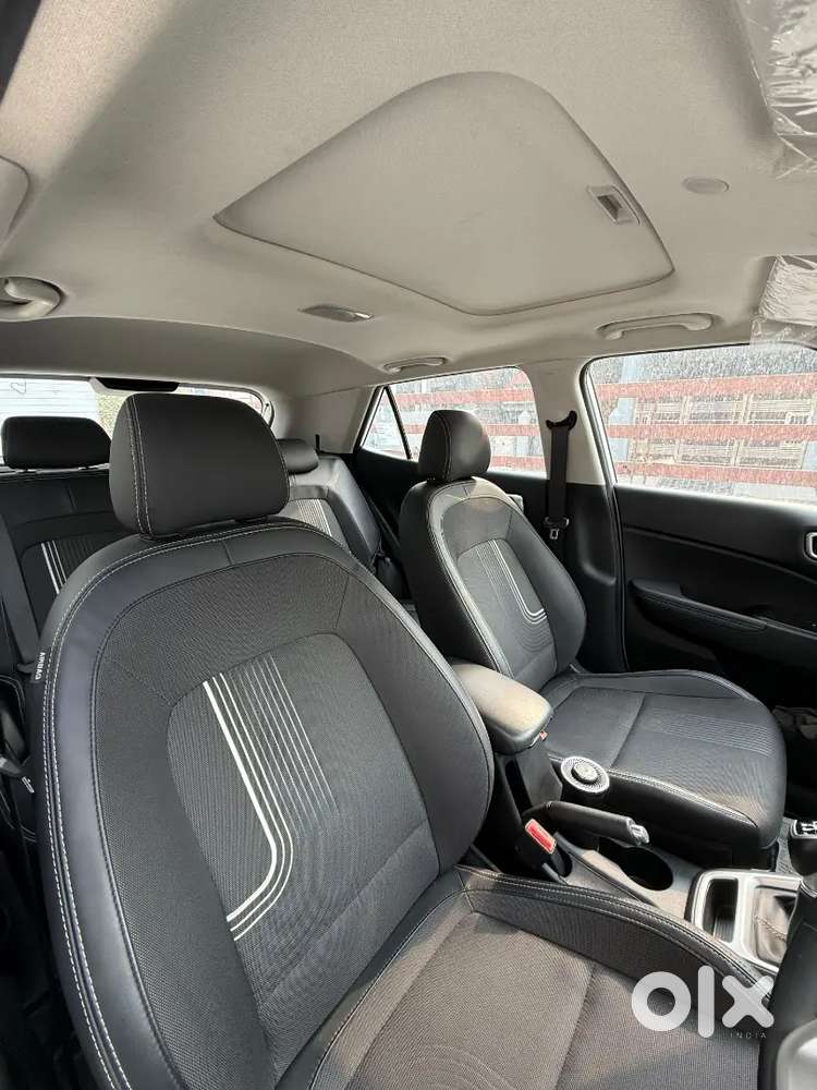 Hyundai Venue Sx Optional Top Model