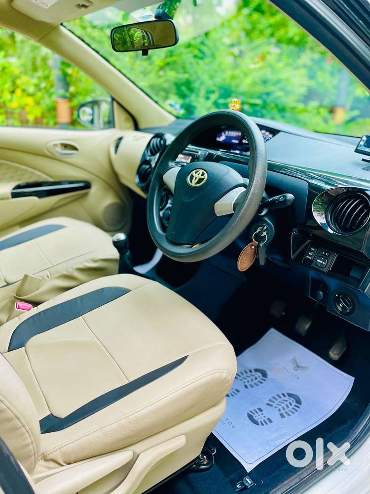 Toyota Etios Liva V Dual Tone, 2019, Petrol