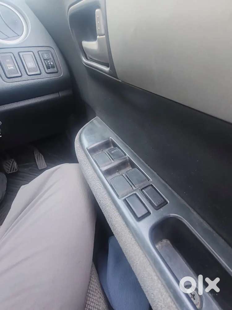 Maruti Suzuki Swift Dzire 2011