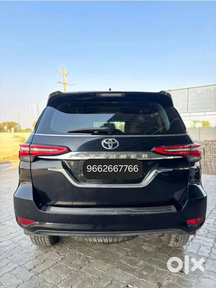 Black Toyota Fortuner Oct 2023.
