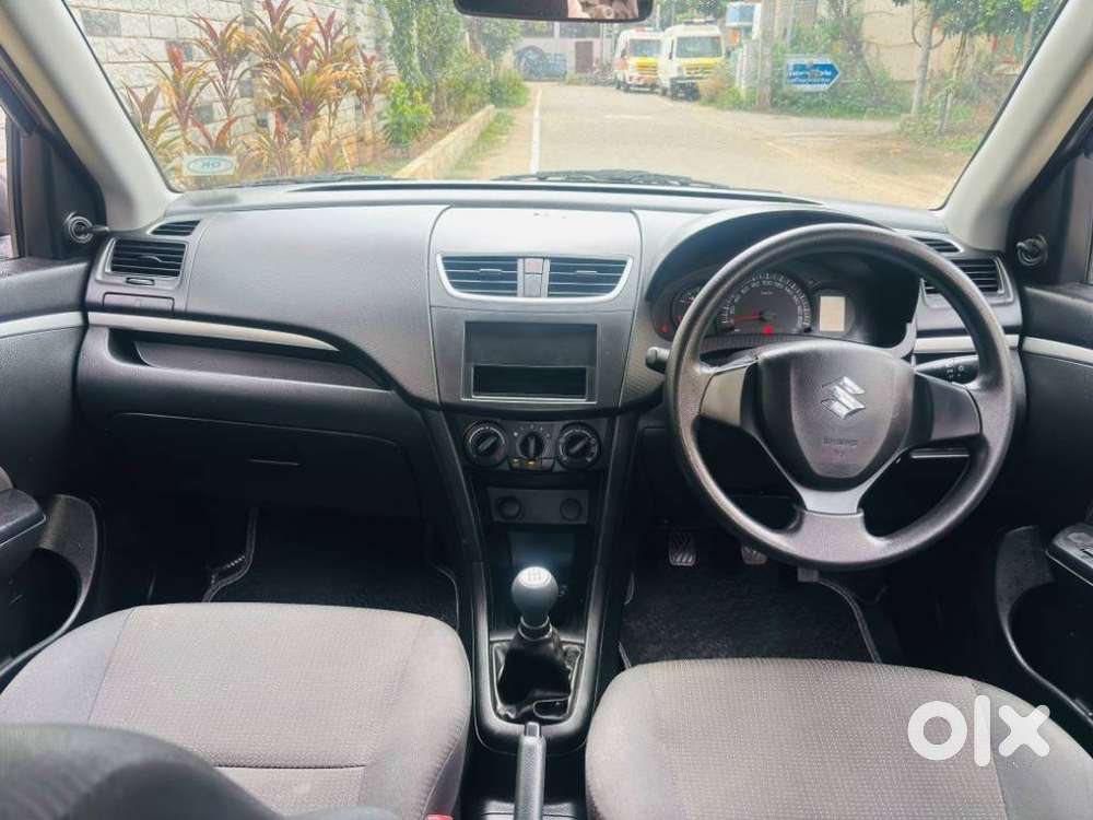 Maruti Suzuki Swift Lxi Option, 2017, Petrol