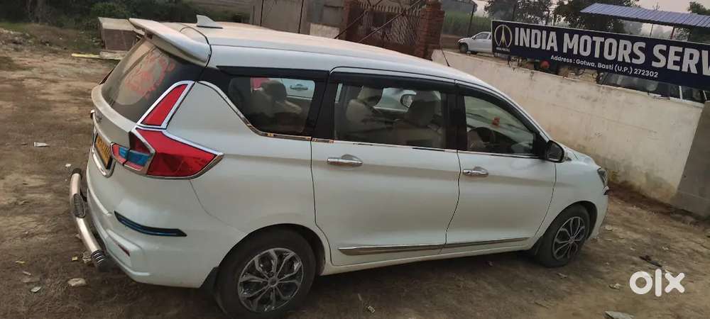 पैसे का अर्जेंट है इसके लिए बेच रहे हैं