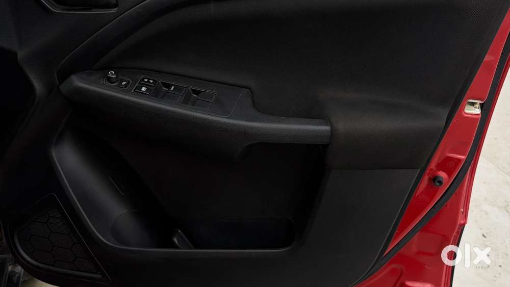 Maruti Suzuki Vitara Brezza 1.5 Vxi At, 2022, Petrol