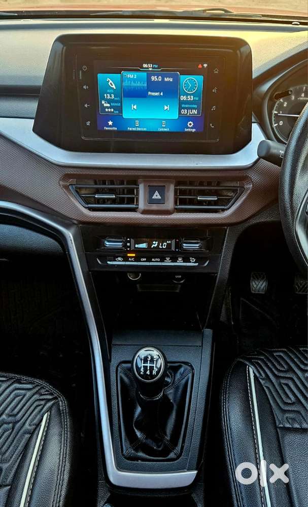 Maruti Suzuki Brezza 1.5 Zxi At Smart Hybrid, 2022, Petrol
