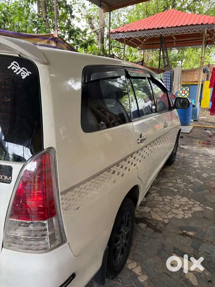 Toyota Innova 2.5 V 2011