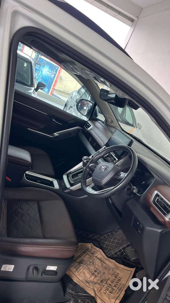 Toyota Innova Hycross 2.0 Zx (o) Hybrid 7 Str, 2024, Petrol