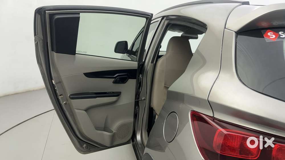 Mahindra Kuv 100 2016-2017 Mfalcon D75 K4, 2016, Diesel