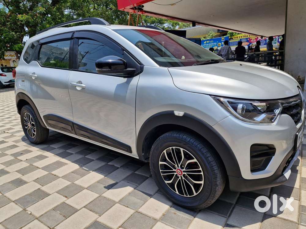 Renault Triber Rxt, 2022, Petrol