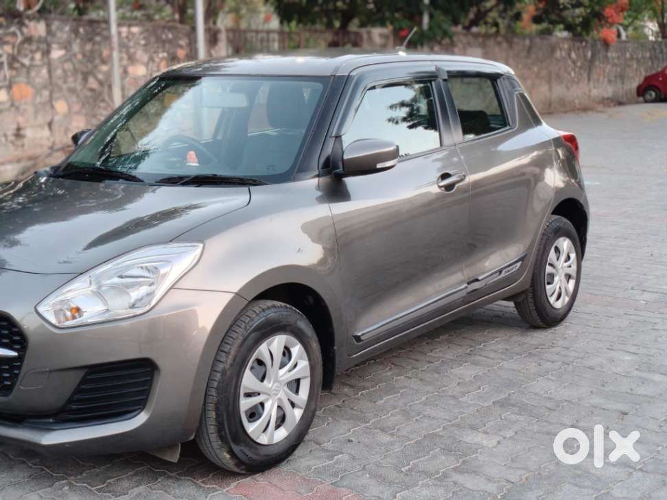 Maruti Suzuki Swift Vxi + Manual, 2022, Petrol