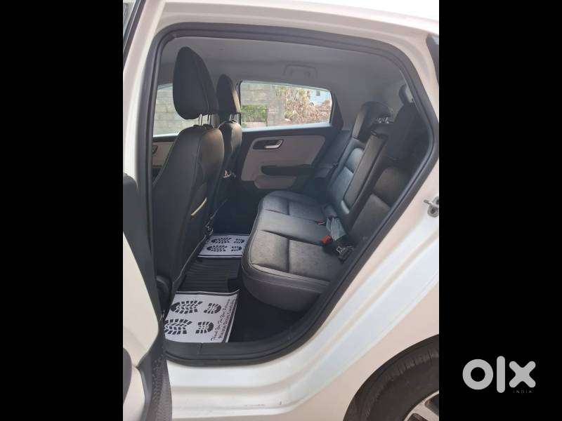 Tata Altroz Xza Plus (o) (s), 2023, Petrol