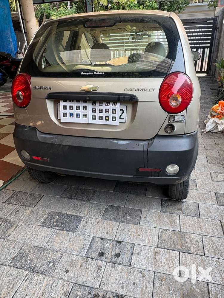 Chevrolet Spark 2010 Petrol + Lpg 82300 Km Driven