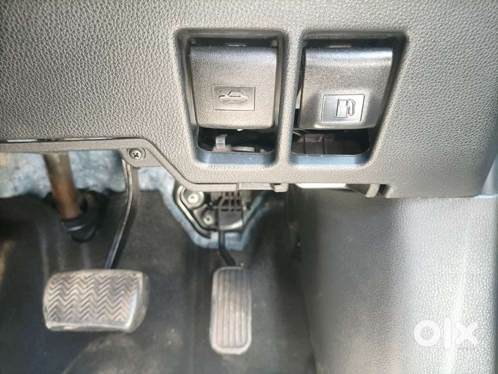 Toyota Innova Hycross 2.0 Zx (o) Hybrid 7 Str, 2023, Petrol