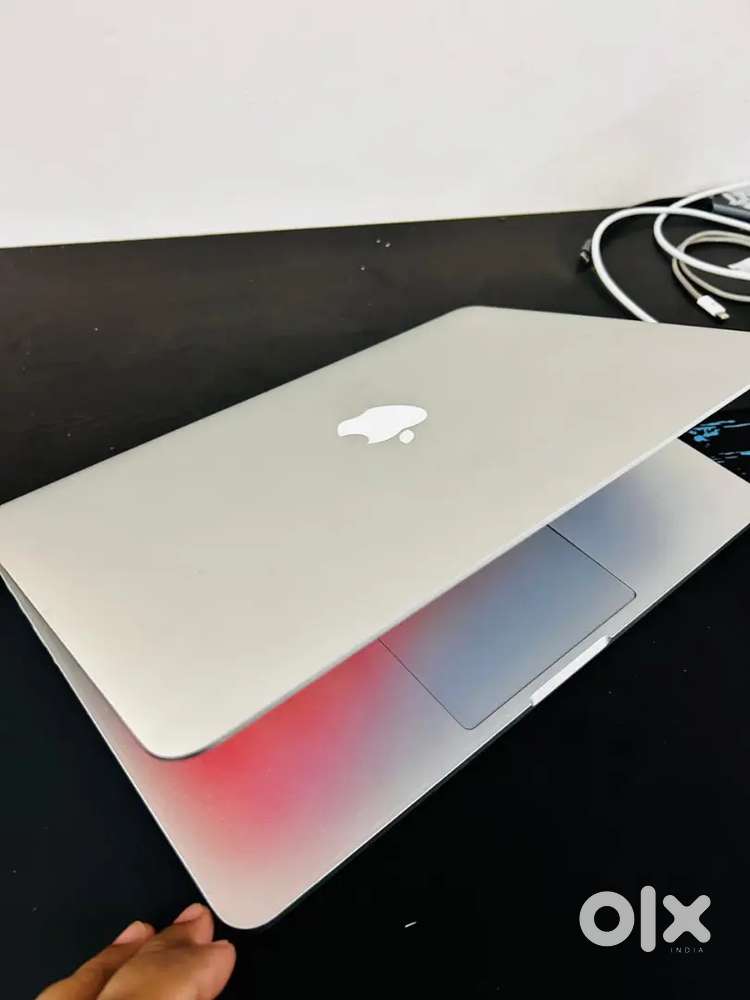 Apple MacBook Pro A1502 - 13.3 Retina Core i5 8GB RAM 256GB SSD