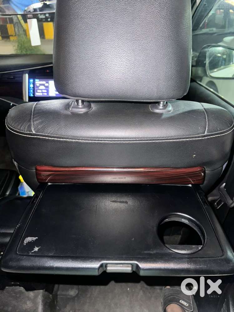 Toyota Innova Crysta Z &ndash; Top-end