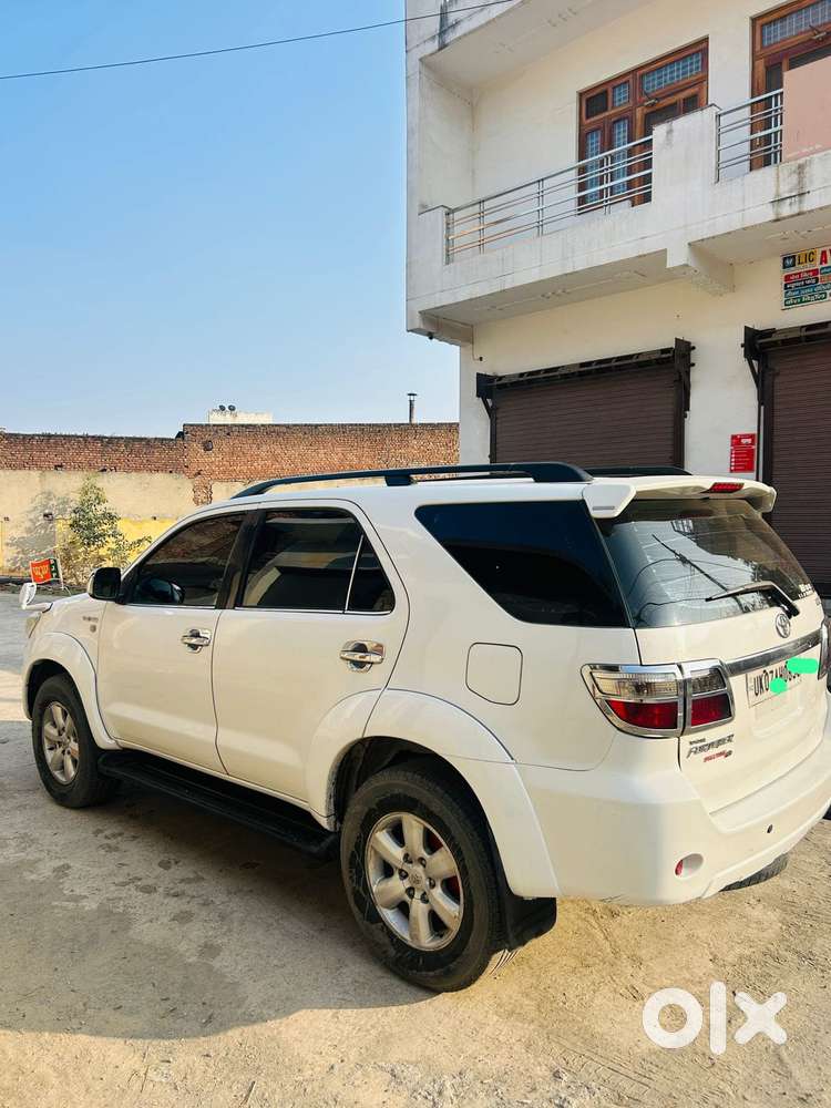 Toyota Fortuner 3.0 4x4 Anniversary Edition Mt, 2011, Diesel
