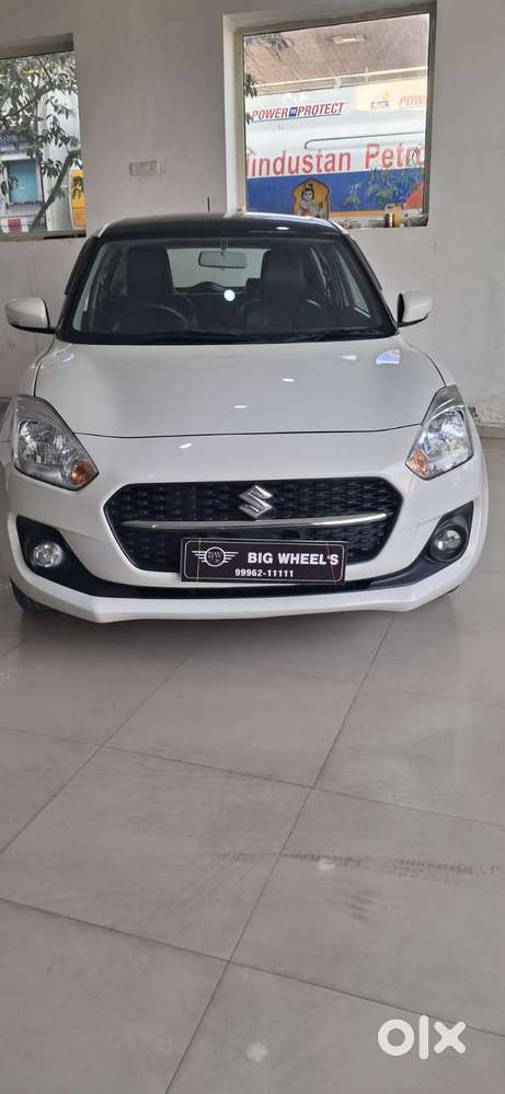 Maruti Suzuki Swift Vxi + Manual, 2024, Petrol