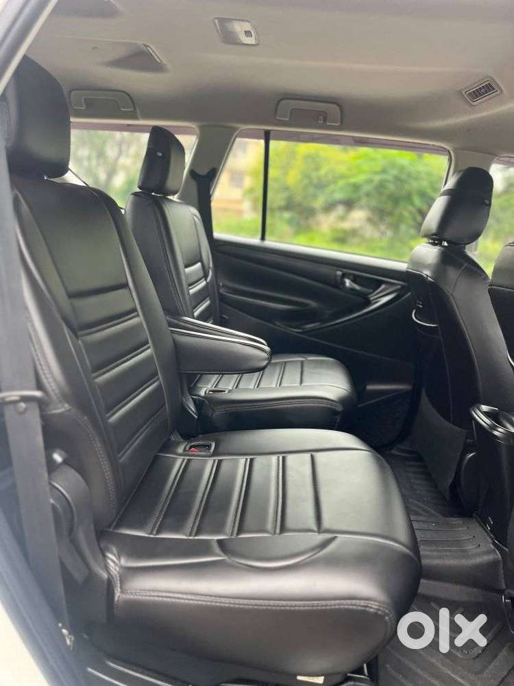 Toyota Innova Crysta 2.4 G Plus Mt 8 Str, 2020, Diesel
