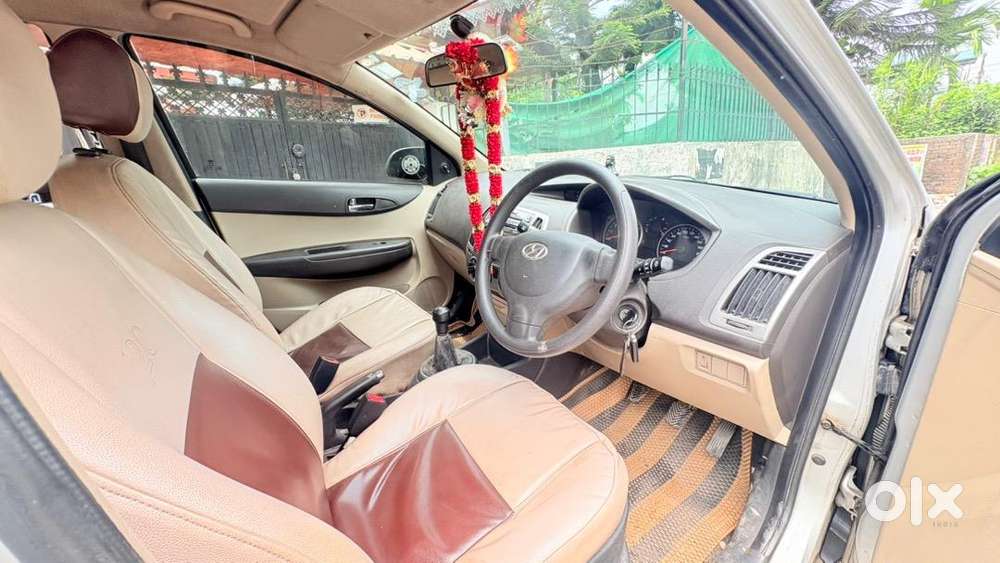 Hyundai I20 2012 Petrol 60000 Km Driven