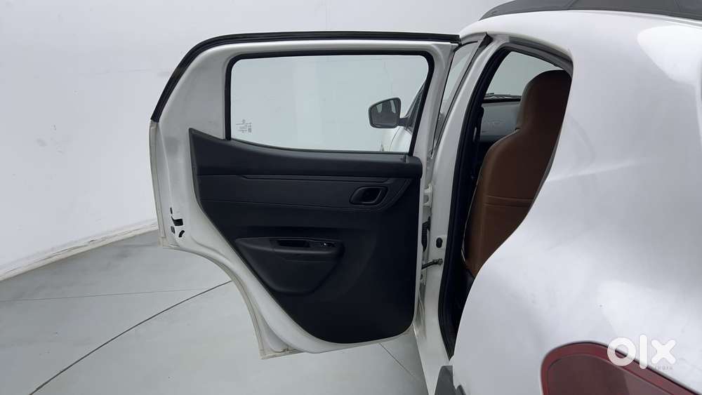 Renault Kwid 2019-ongoing 1.0 Rxt Amt (o), 2020, Petrol