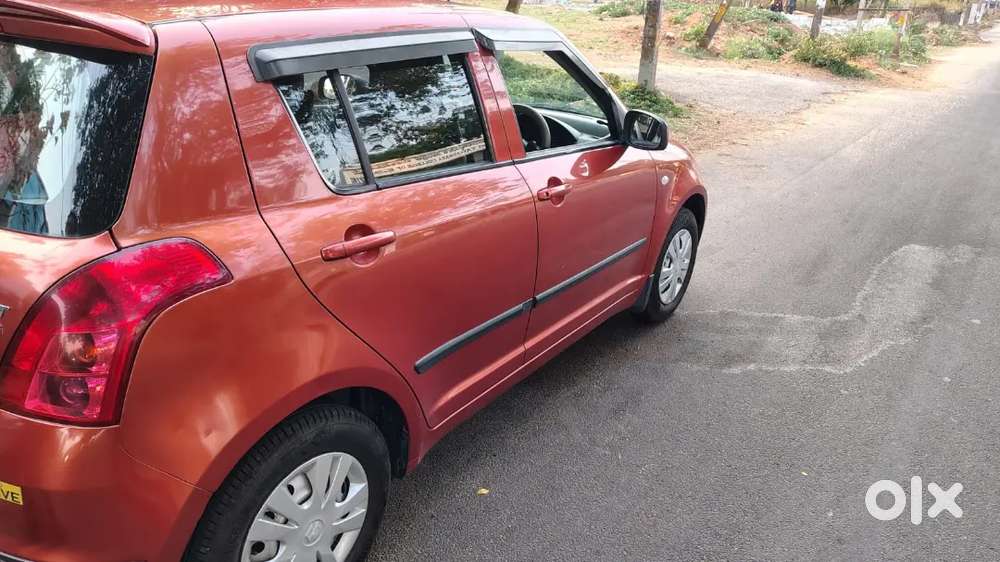 Maruti Suzuki Swift Lxi 2011 Petrol Manual