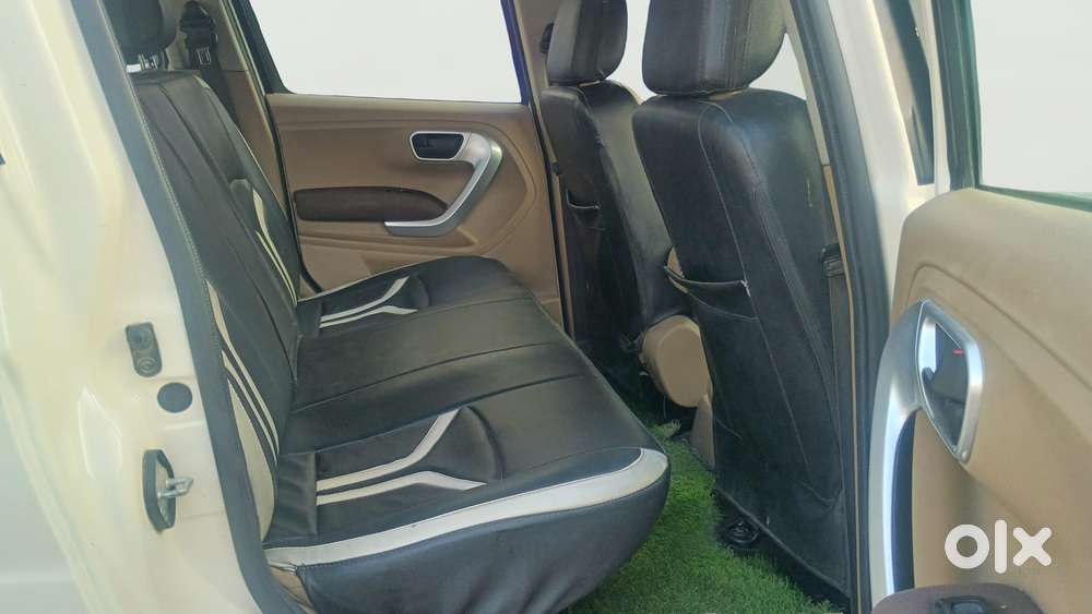 Mahindra Tuv 300 T8, 2018, Diesel