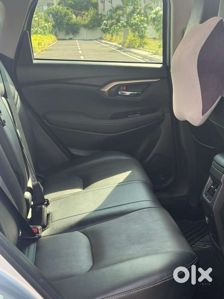 Maruti Suzuki Grand Vitara 1.5 Alpha Plus Dual Tone Intelligent Hybr..