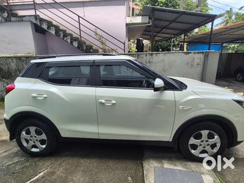 Mahindra Xuv300 2023 Petrol Well Maintained
