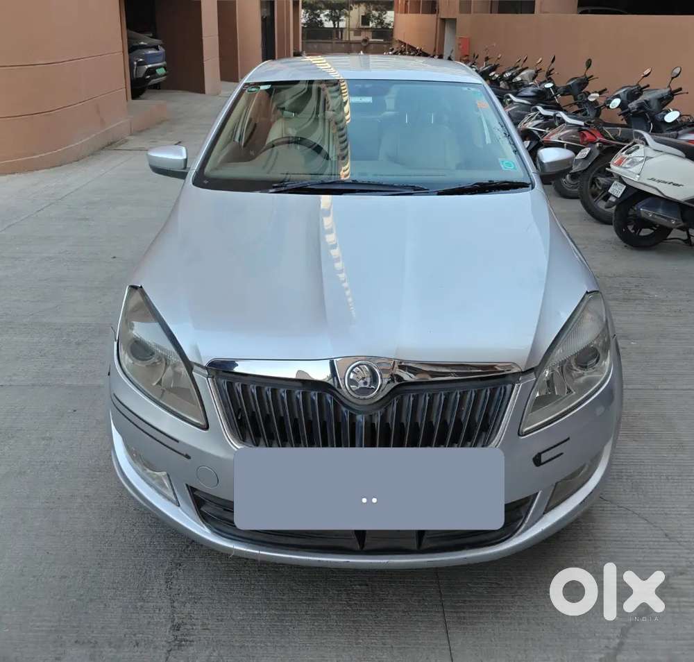 Skoda Rapid Elegance 2015 Car