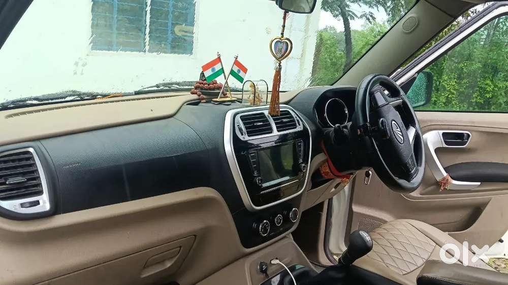 Mahindra Tuv 300 2018