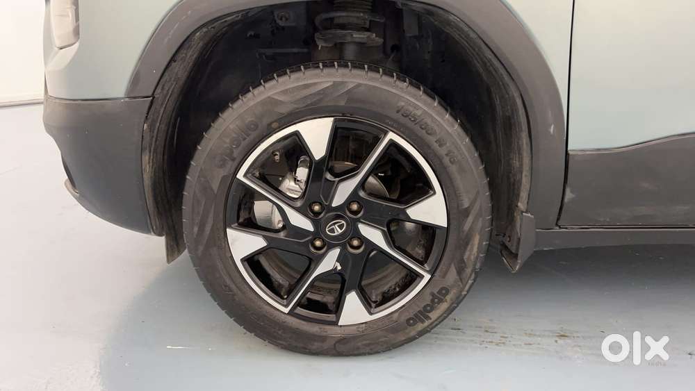 Tata Punch 1.2 Revotron Creative Dual Tone, 2022, Petrol