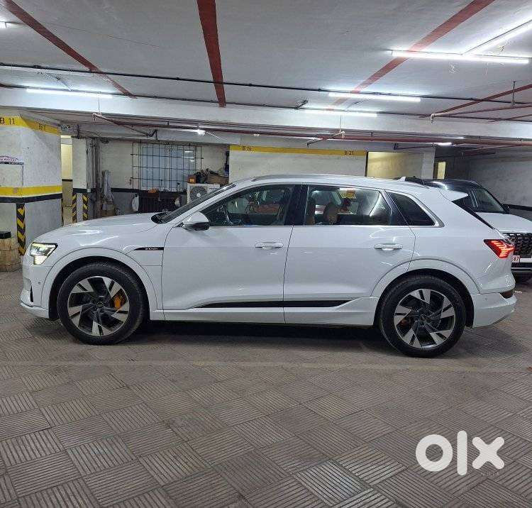 Audi E-tron 55, 2022, Electric