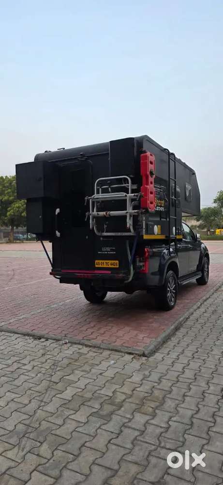 Isuzu V-cross 2025 Diesel 9707 Km Driven