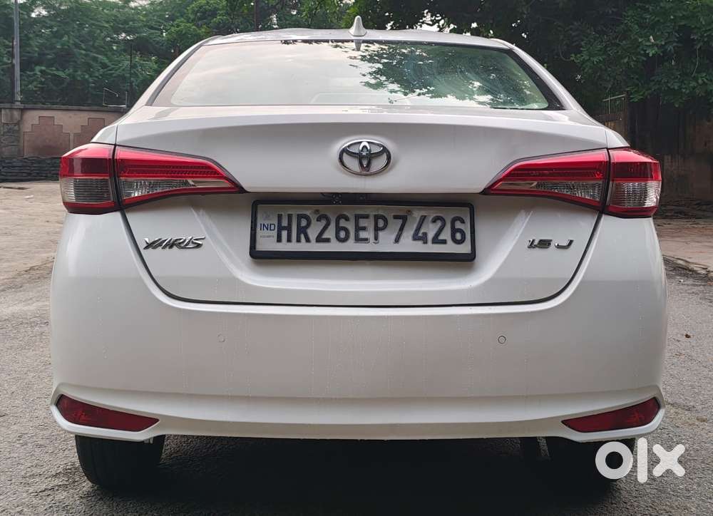 Toyota Yaris Ativ J Cvt, 2021, Petrol