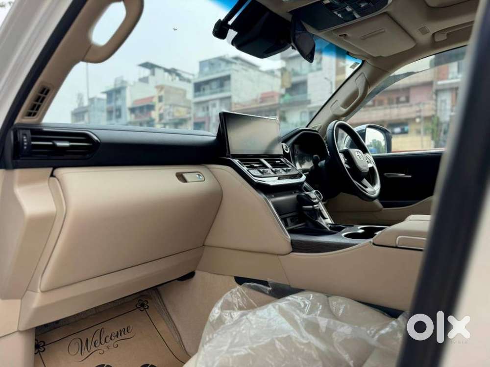 Toyota Land Cruiser Zx Petrol, 2025, Petrol