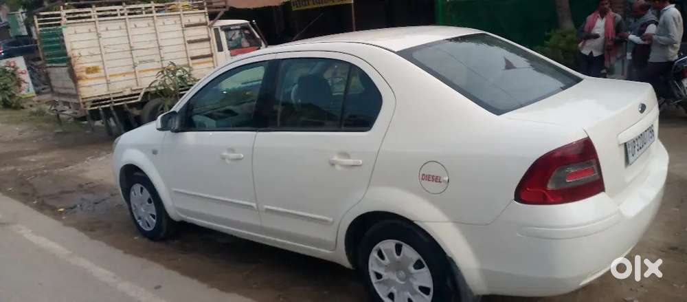 Gadi Good Condition Charon Tyre Mein
