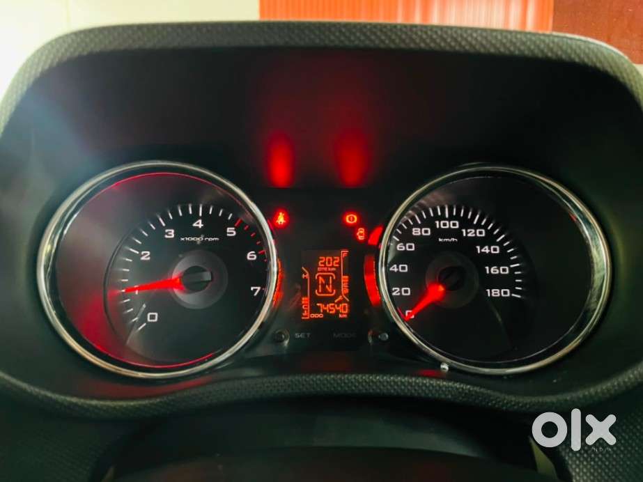 Mahindra Tuv 300 T8 Amt (automatic), 2016, Diesel